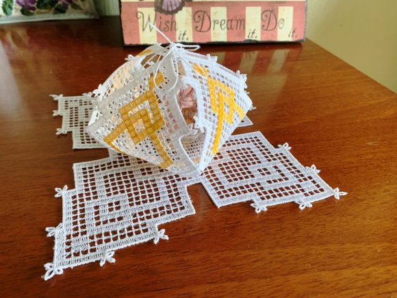 FSL Gift Box Review: A Delicate Lace Solution for Holiday Gifting